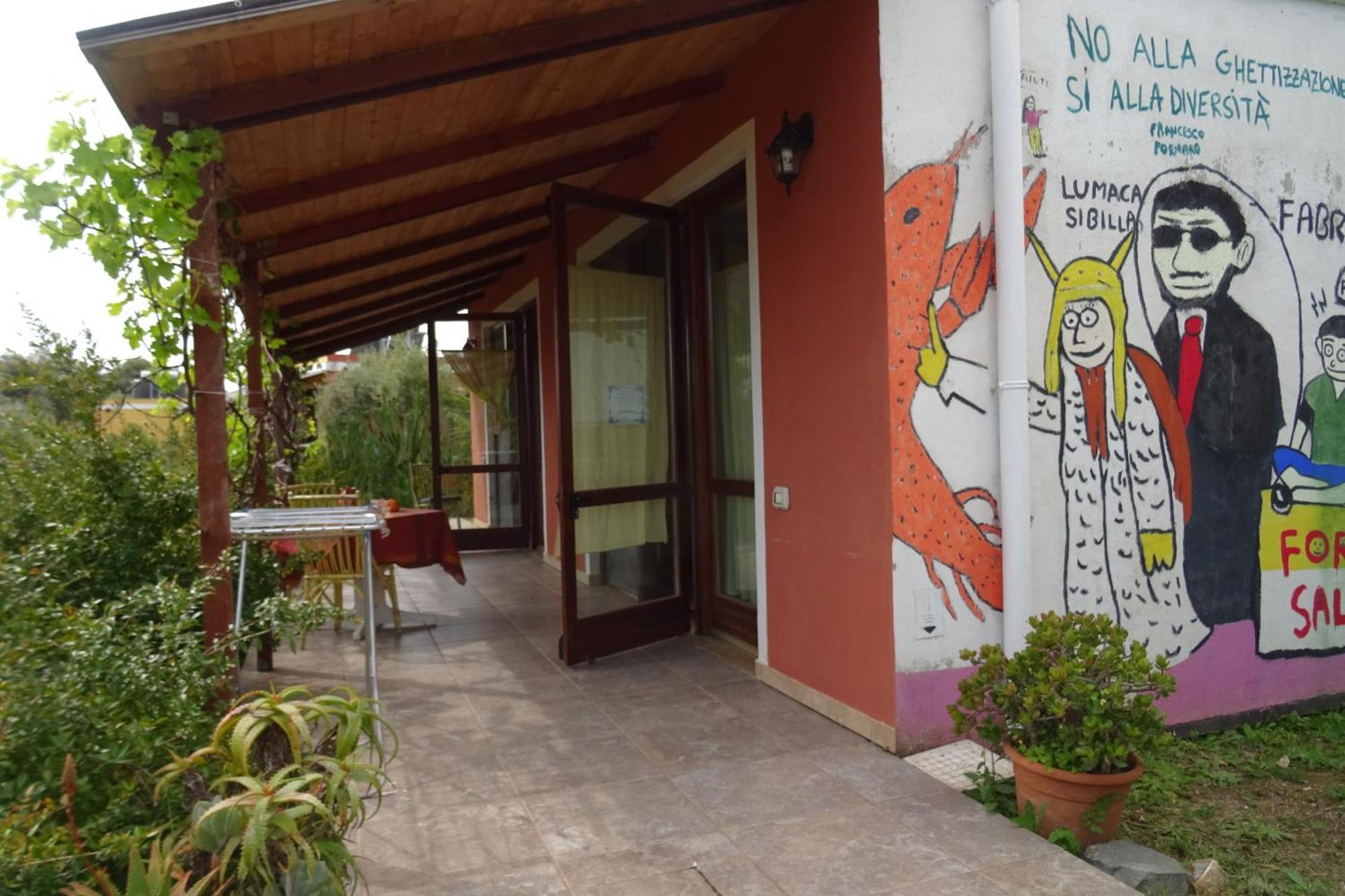 B&B Casa Per Ferie Villaggiocarovana كاستياداس المظهر الخارجي الصورة
